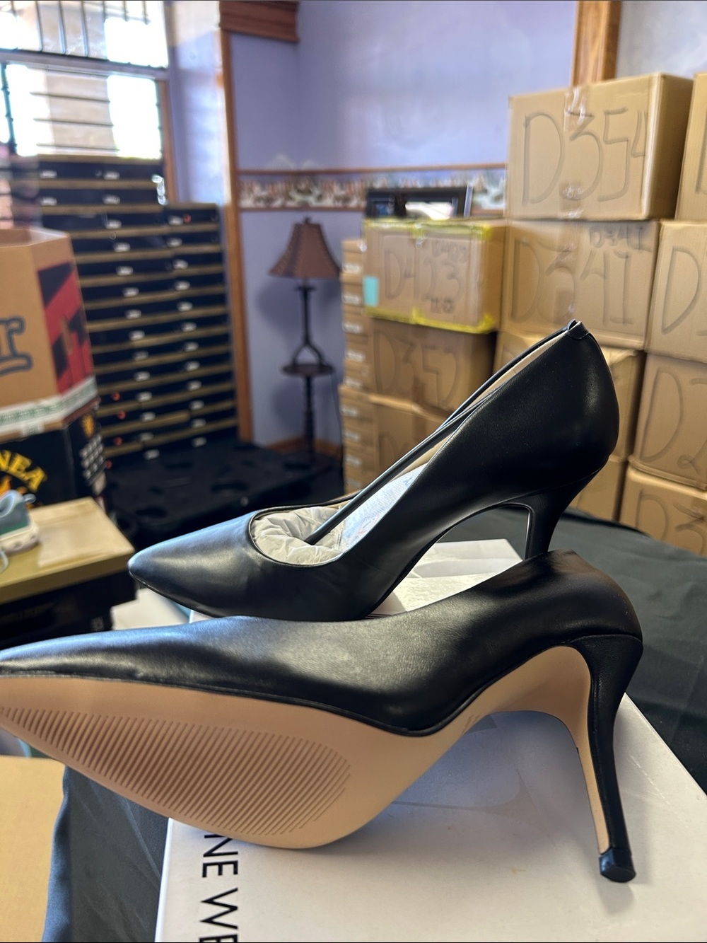 Nine West Black Leather Pointed-Toe Stiletto Pumps (Wide) - Picture 2 of 5